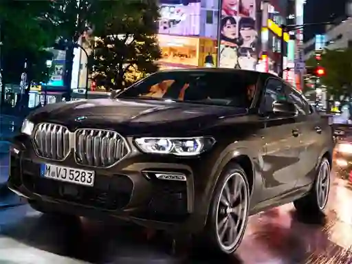 Spel BMW X6 M50I på nätet