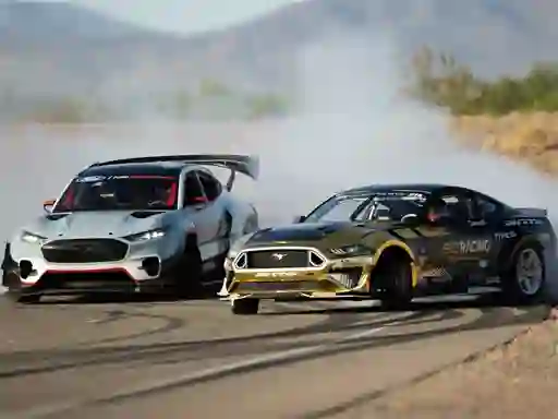 Spel Drifting Mustang Car Puzzle på nätet