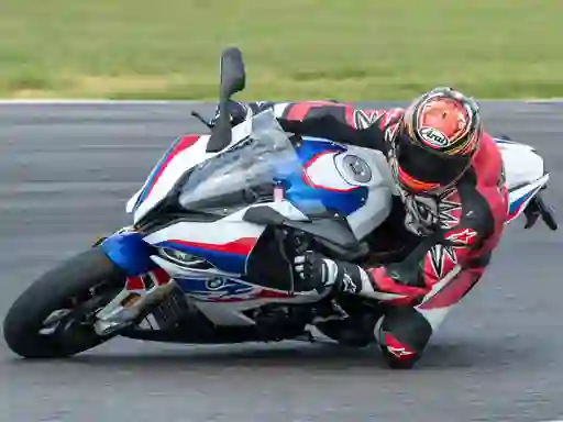 Spel BMW S1000RR på nätet