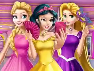 Spel Princesses At Masquerade på nätet